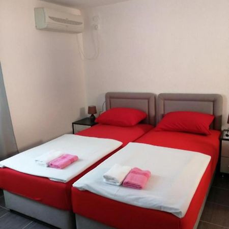 Sara Apartments Budva Room photo